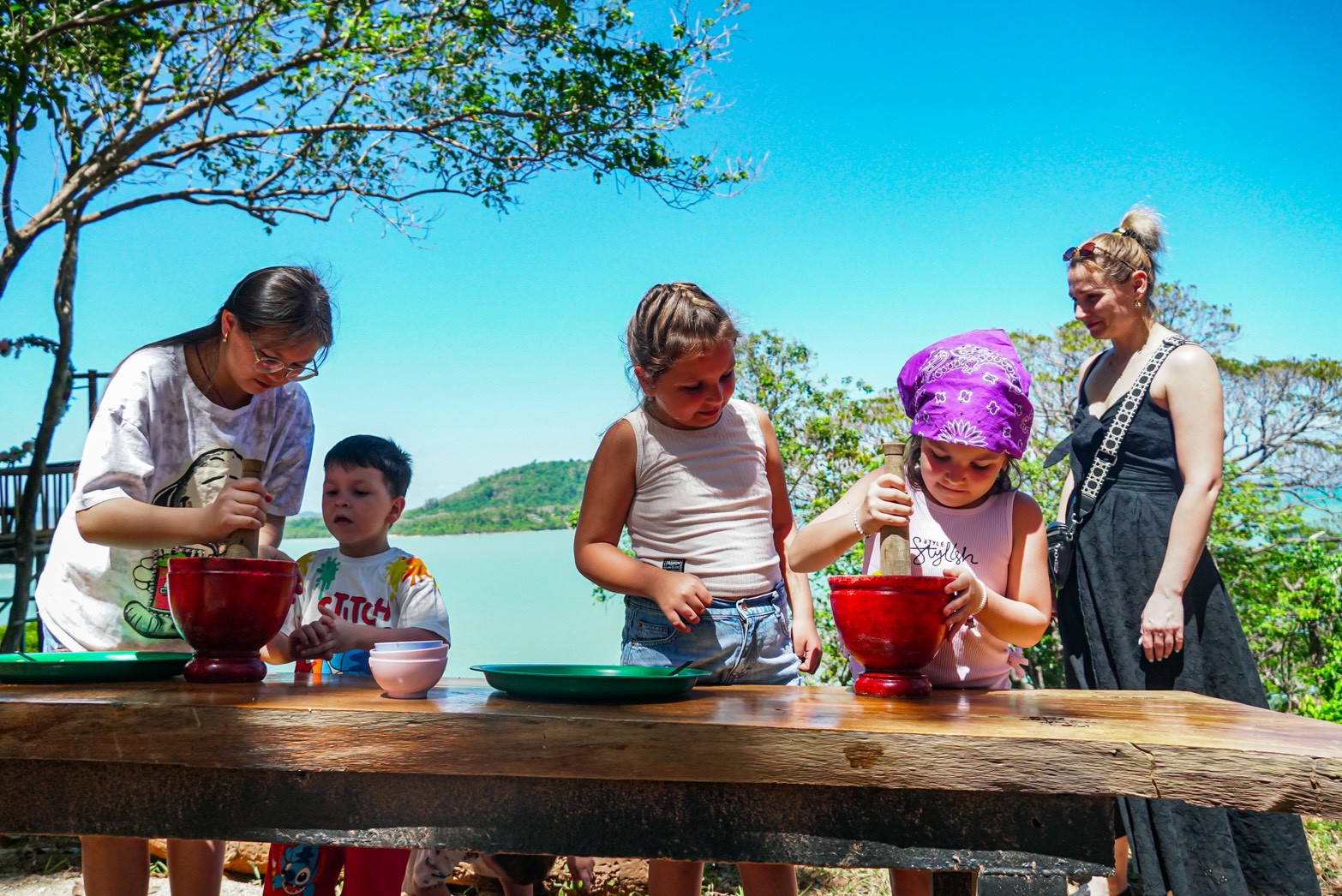 Phuket Siray Elephant Care Camp - Feed and Care - 2