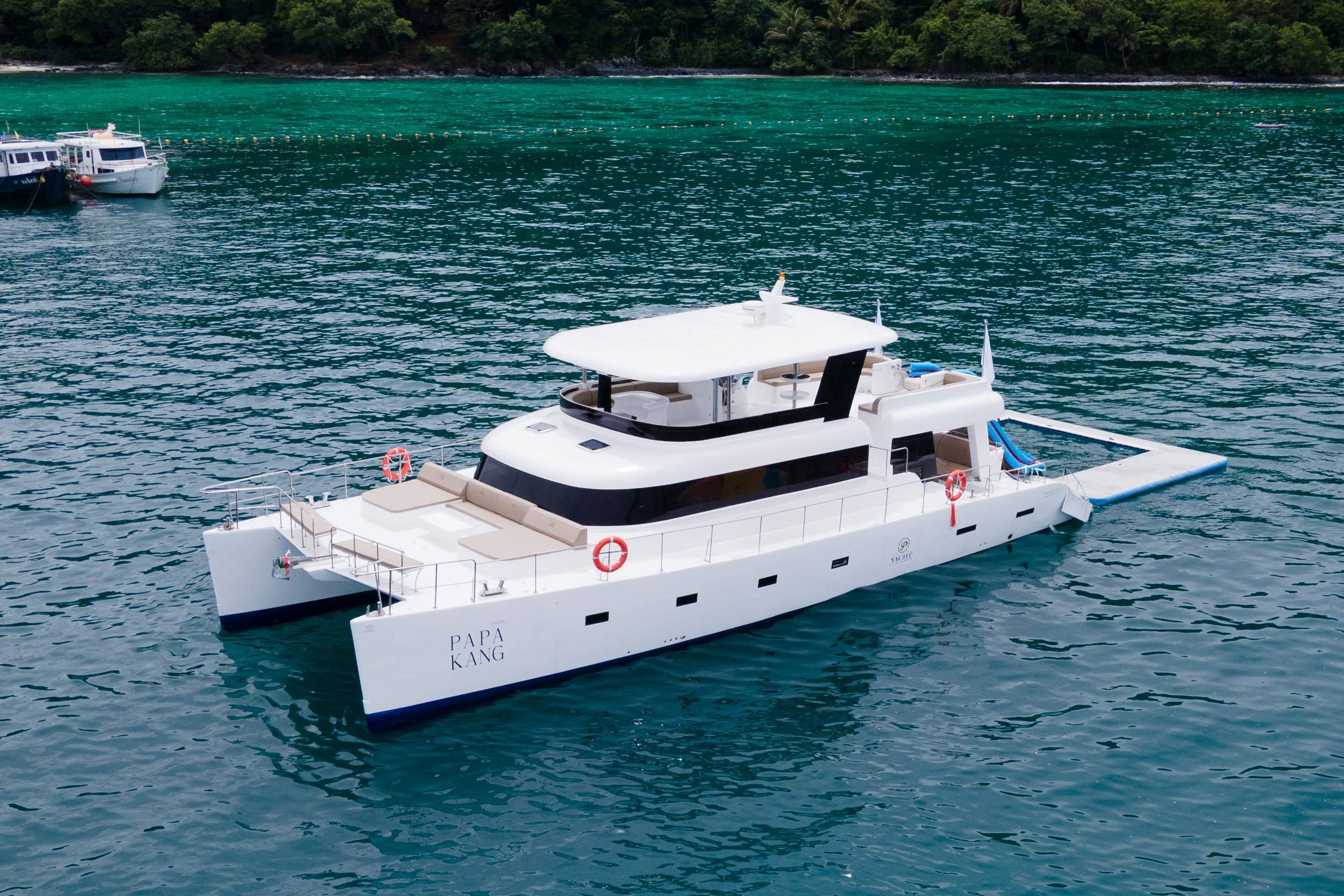 Private Power Catamaran Papakang - 1